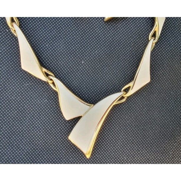 Vintage Trifari White Enamel Triangle MCM Gold Tone Collar Choker Necklace Set - Picture 3 of 11